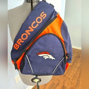 Denver Broncos sling backpack 🎒 🧡💙🏈